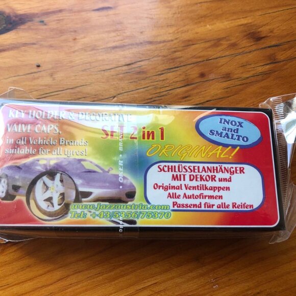 Ferrari Key Holder & 4 Decorative Valve Caps - Picture 6 of 6